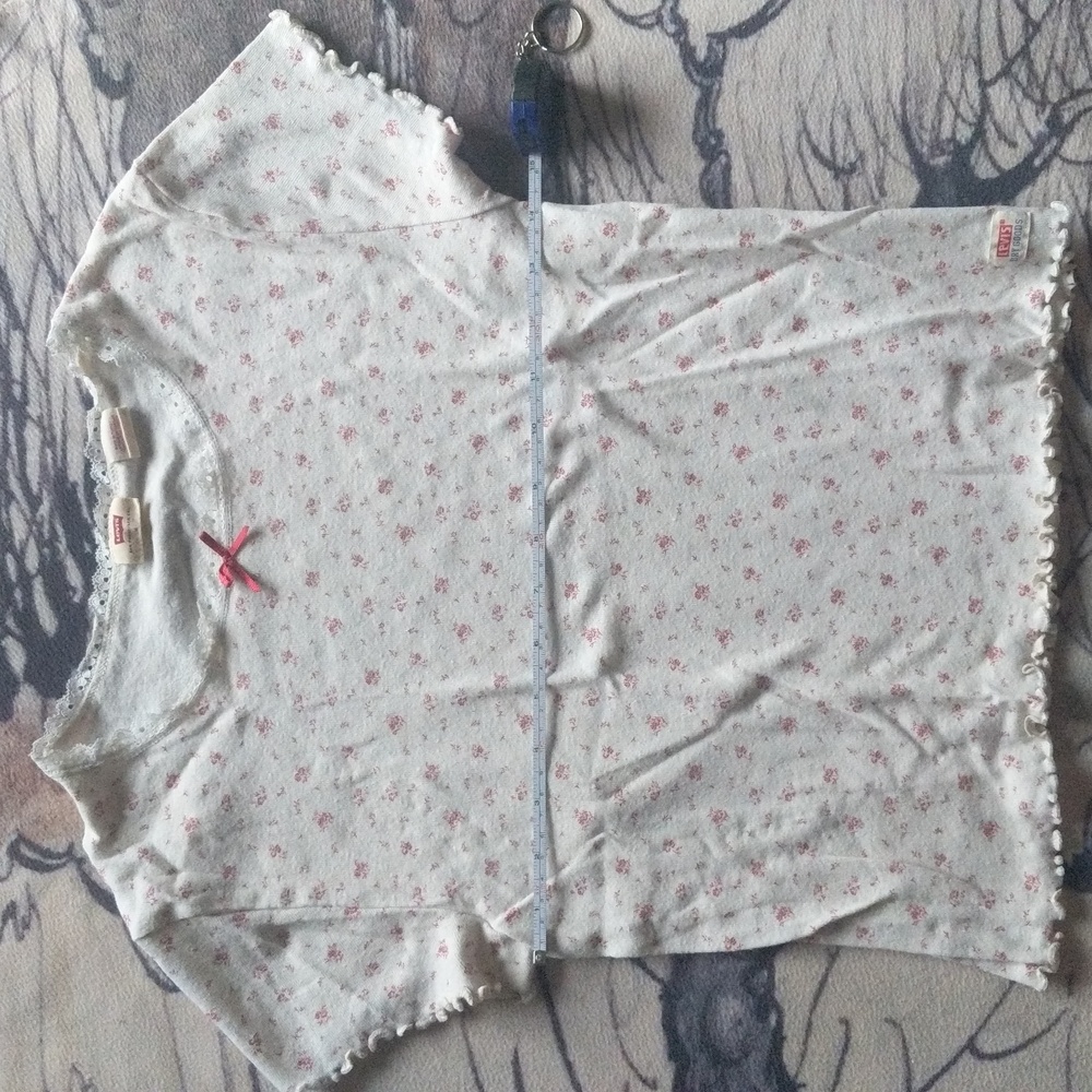 Levi's White Ditsy Floral Tee